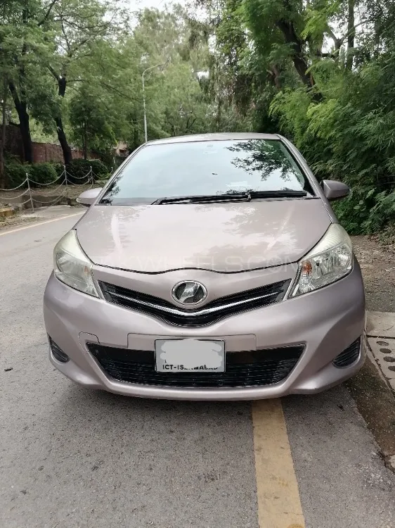 Toyota Vitz 2012 for Sale in Islamabad Image-1