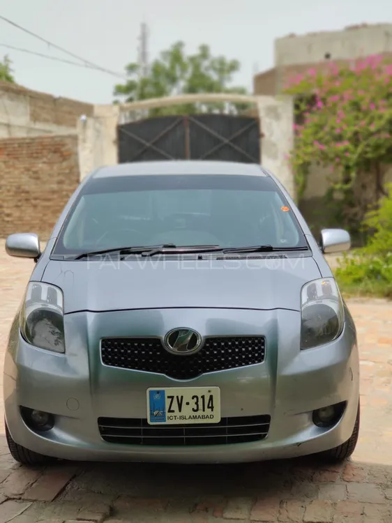 Toyota Vitz 2006 for Sale in Islamabad Image-1