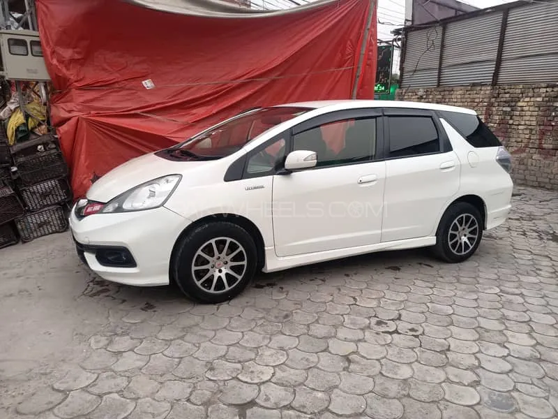 Honda Fit 2014 for Sale in Rawalpindi Image-1