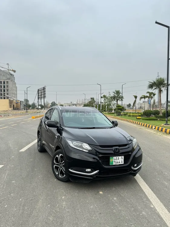 Honda Vezel 2014 for Sale in Lahore Image-1