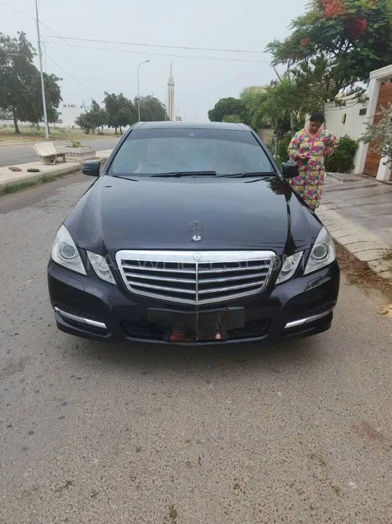 Mercedes Benz E Class 2012 for Sale in Karachi Image-1