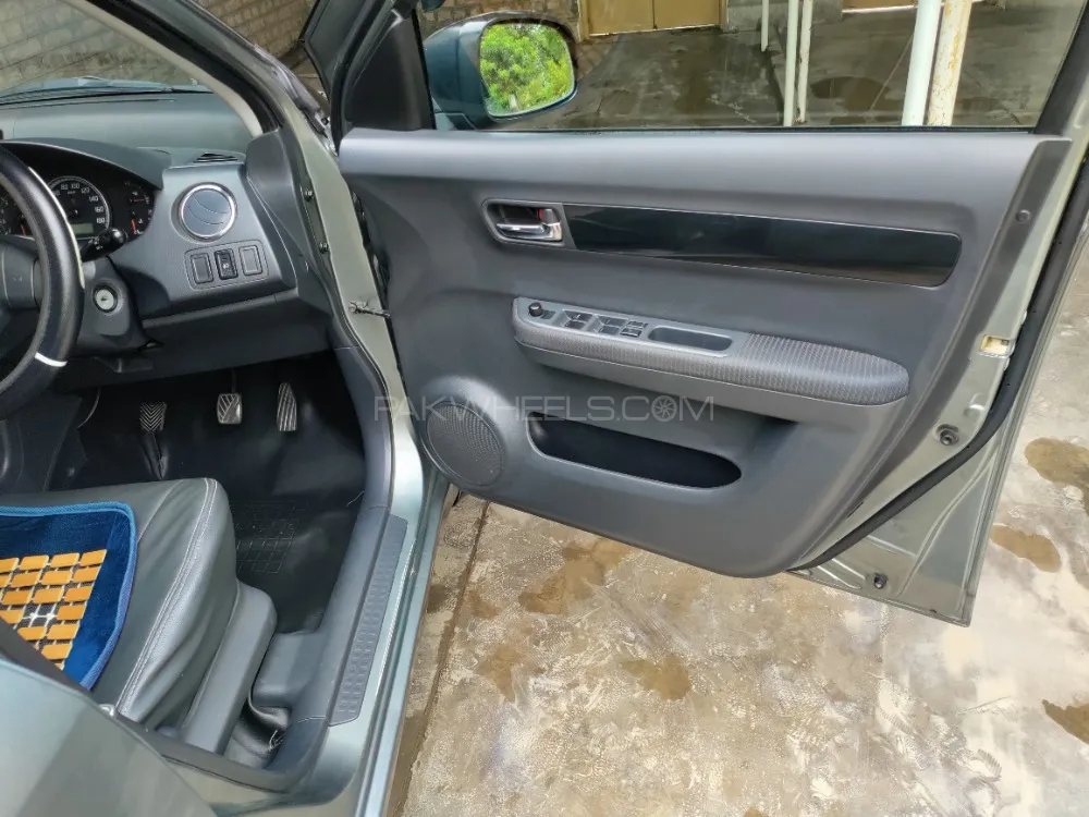 Suzuki Swift 2013 for Sale in Daharki Image-1