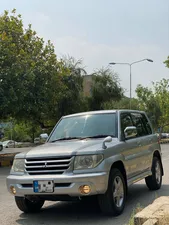 Mitsubishi Pajero iO 2003 for Sale