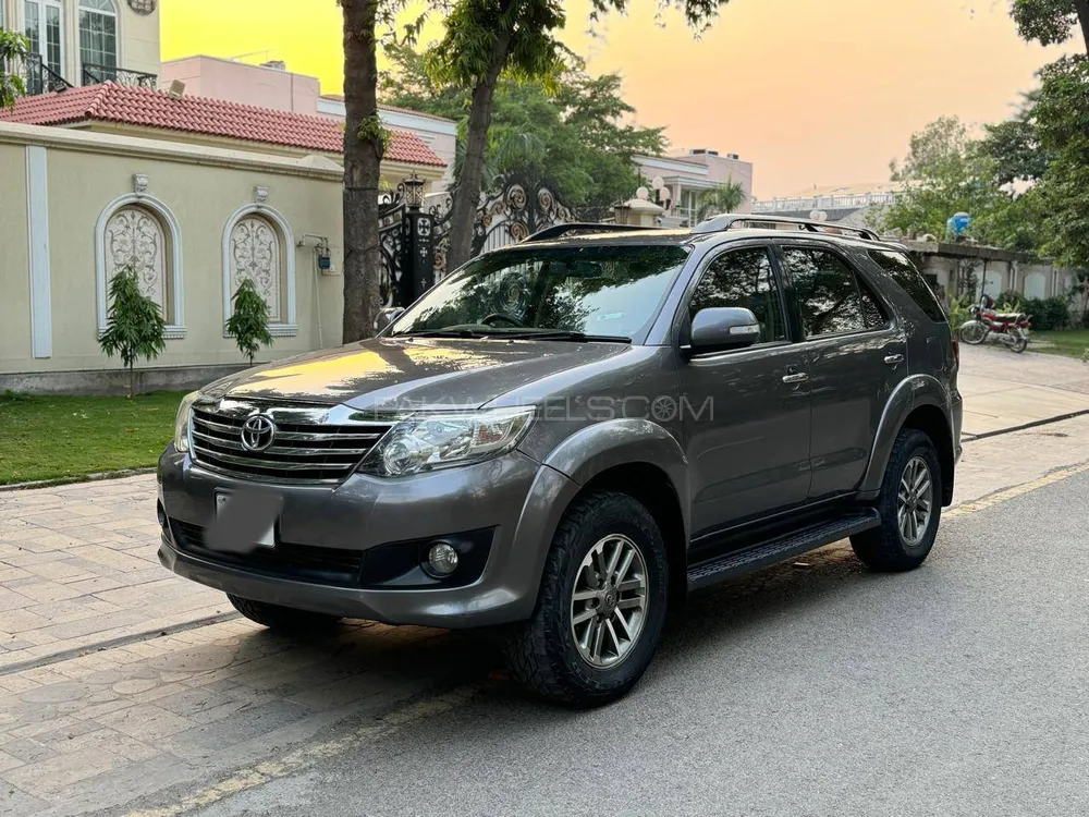 Toyota Fortuner 2013 for Sale in Lahore Image-1