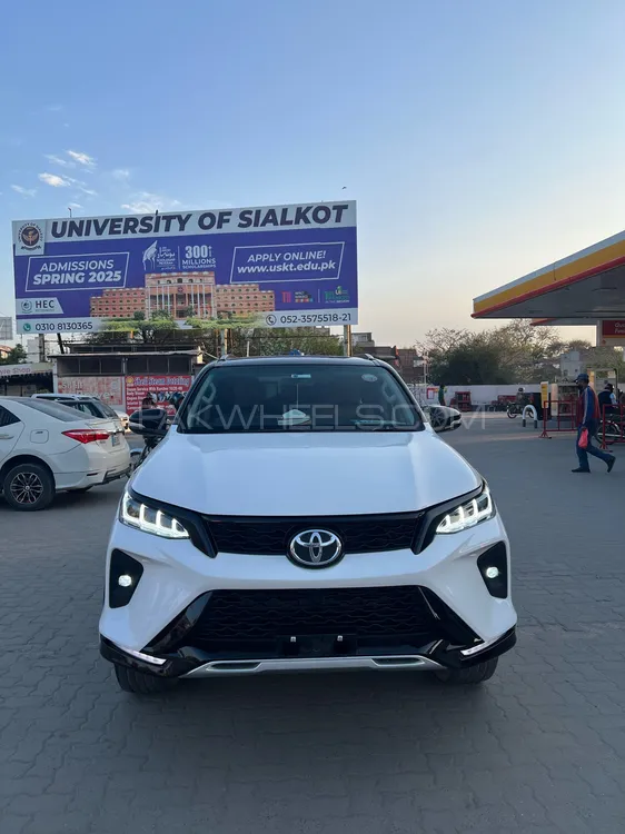 Toyota Fortuner 2017 for Sale in Sialkot Image-1