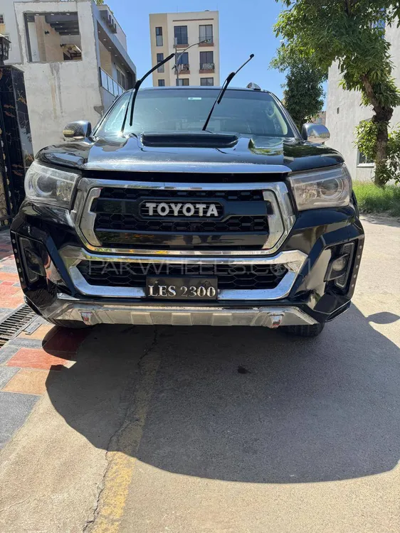 Toyota Hilux 2007 for Sale in Lahore Image-1