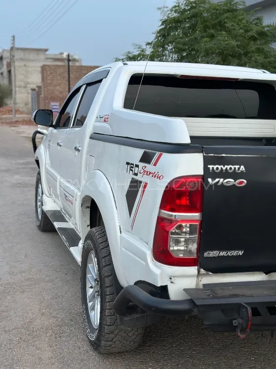 Toyota Hilux 2013 for Sale in Multan Image-1