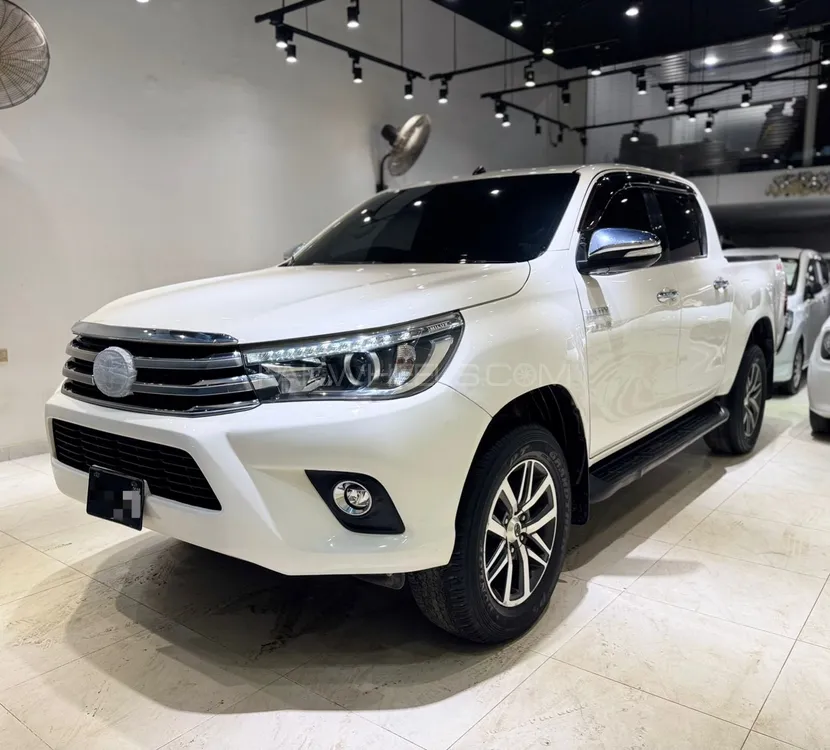 Toyota Hilux 2019 for Sale in Karachi Image-1