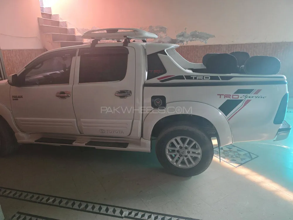 Toyota Hilux 2015 for Sale in Sargodha Image-1