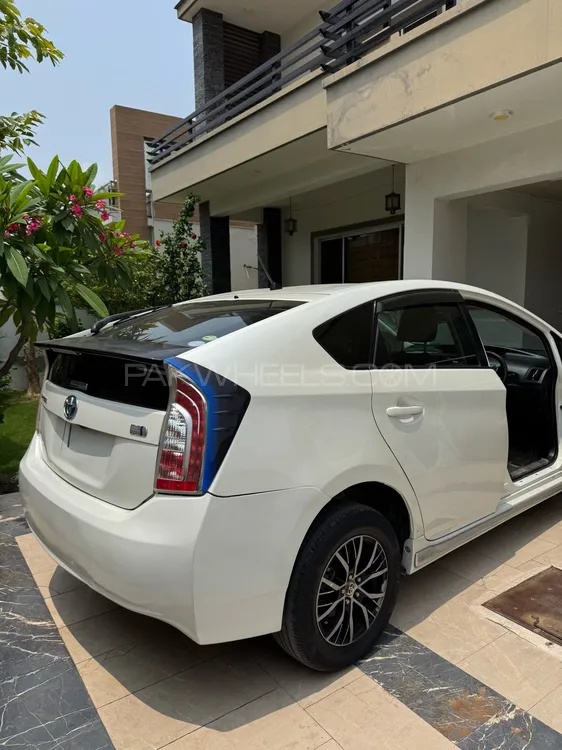 Toyota Prius 2014 for Sale in Islamabad Image-1