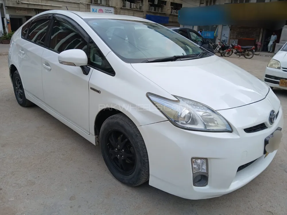 Toyota Prius 2011 for Sale in Karachi Image-1