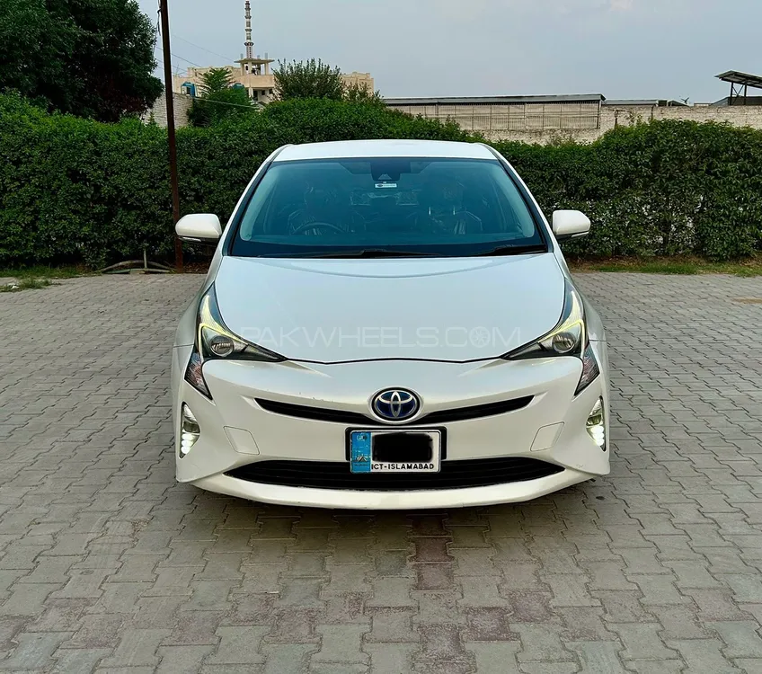 Toyota Prius 2015 for Sale in Peshawar Image-1