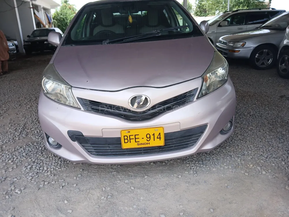 Toyota Vitz 2012 for Sale in Bannu Image-1