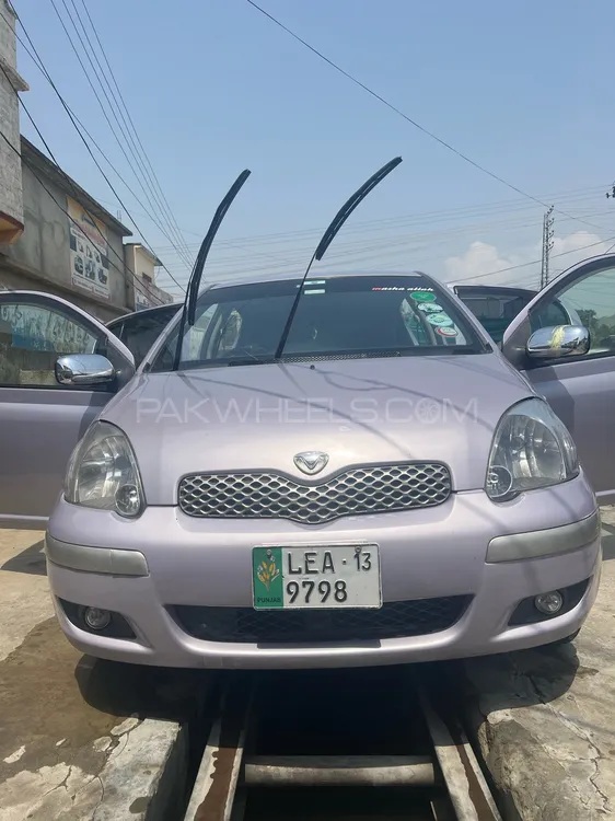 Toyota Vitz 2004 for Sale in Islamabad Image-1