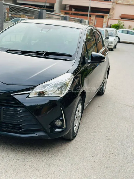 Toyota Vitz 2018 for Sale in Karachi Image-1