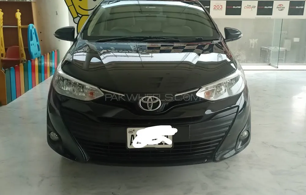 Toyota Yaris Sedan 2021 for Sale in Lahore Image-1