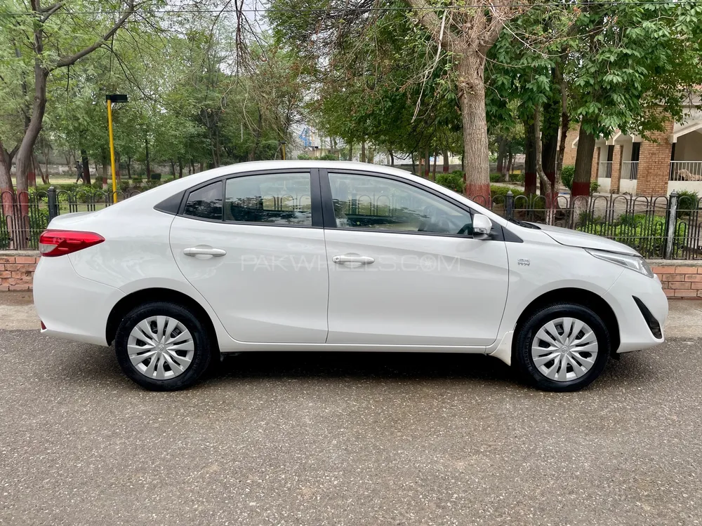 Toyota Yaris Sedan 2021 for Sale in Chakwal Image-1