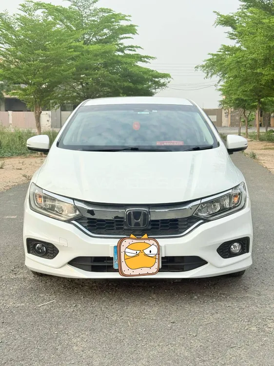 Honda Grace Hybrid 2017 for Sale in Islamabad Image-1