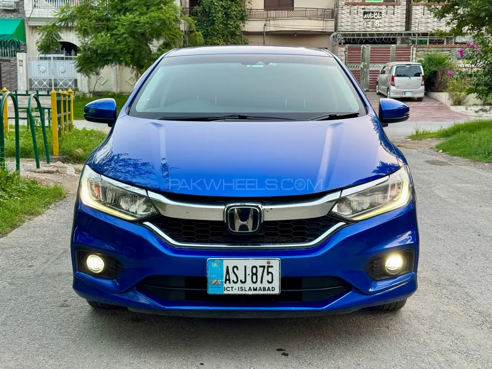 Honda Grace Hybrid 2017 for Sale in Islamabad Image-1