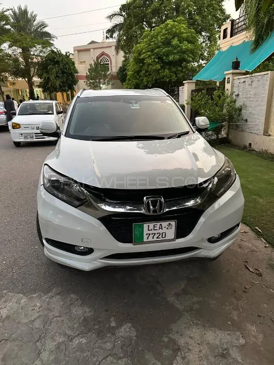 Honda Vezel 2015 for Sale in Lahore Image-1