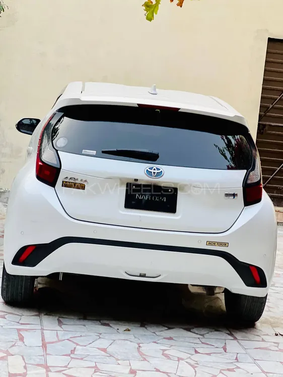 Toyota Aqua 2024 for Sale in Peshawar Image-1