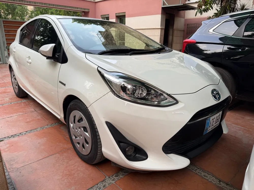 Toyota Aqua 2017 for Sale in Islamabad Image-1