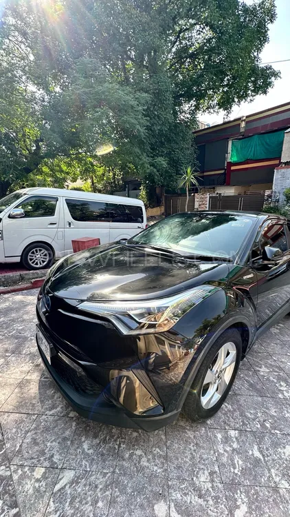Toyota C-HR 2019 for Sale in Islamabad Image-1