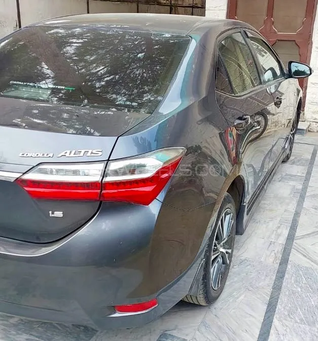 Toyota Corolla 2018 for Sale in Rawalpindi Image-1