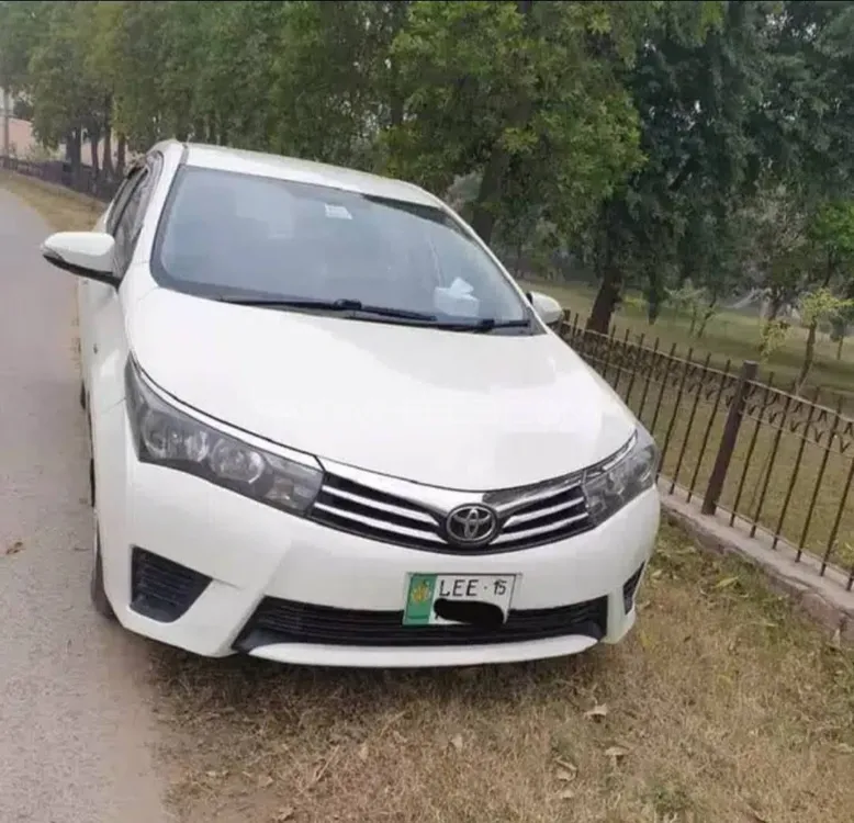 Toyota Corolla 2015 for Sale in Mardan Image-1