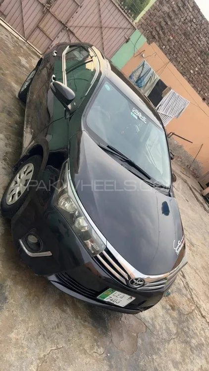 Toyota Corolla 2017 for Sale in Faisalabad Image-1