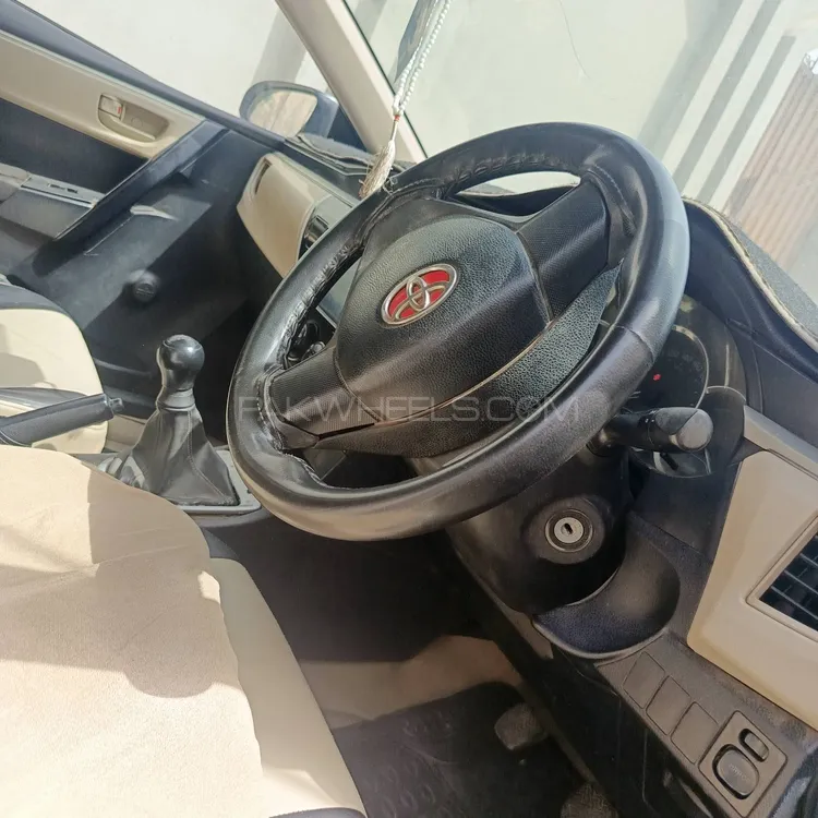 Toyota Corolla 2015 for Sale in Multan Image-1