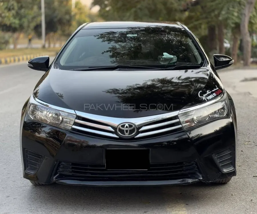 Toyota Corolla 2015 for Sale in Lahore Image-1
