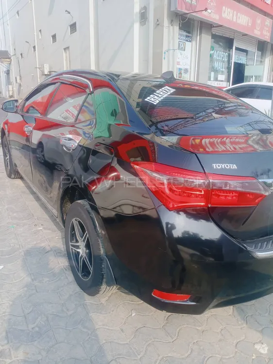 Toyota Corolla 2015 for Sale in Depal pur Image-1