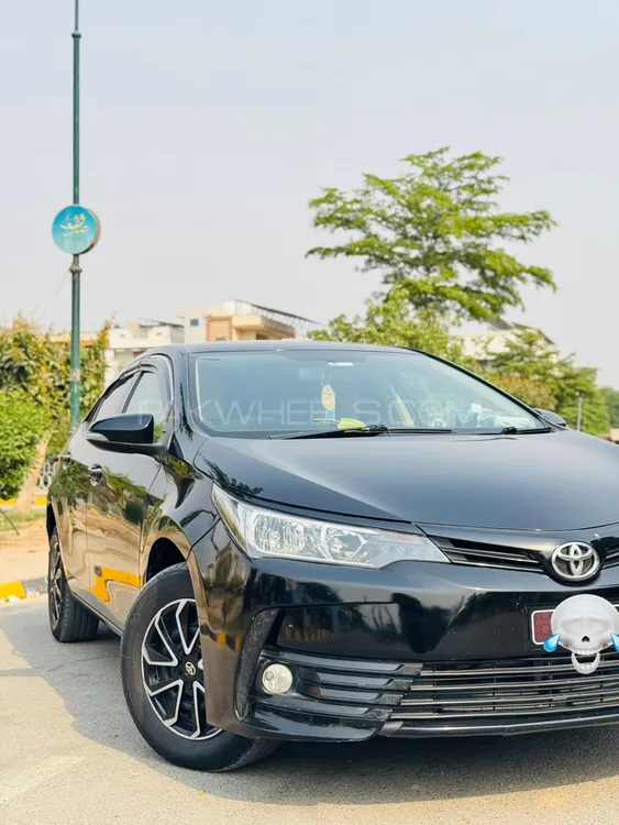 Toyota Corolla 2019 for Sale in Faisalabad Image-1