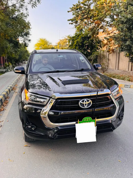 Toyota Hilux 2010 for Sale in Faisalabad Image-1