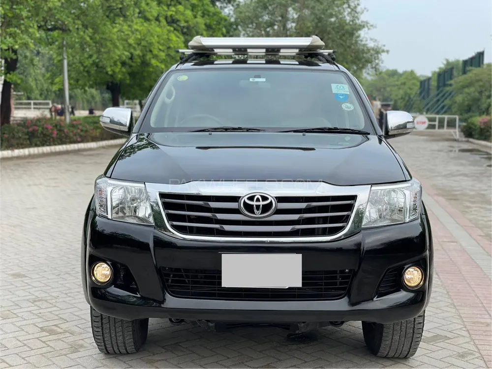 Toyota Hilux 2015 for Sale in Lahore Image-1