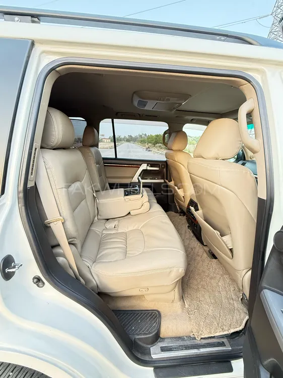 Toyota Land Cruiser 2010 for Sale in Islamabad Toyota Land Cruiser 2010 for Sale in Islamabad Image-7