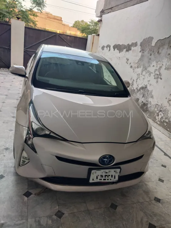 Toyota Prius 2016 for Sale in Faisalabad Image-1