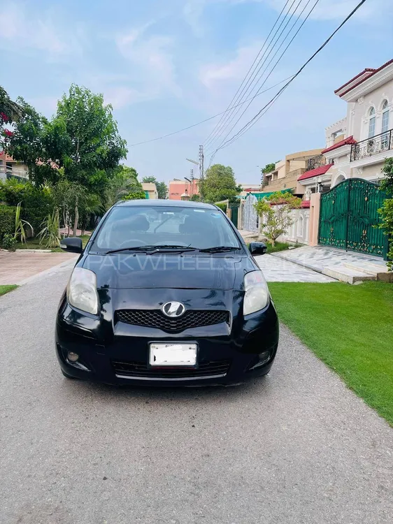 Toyota Vitz 2009 for Sale in Lahore Image-1