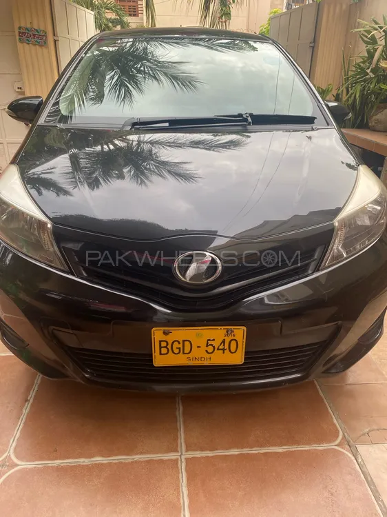 Toyota Vitz 2013 for Sale in Karachi Image-1