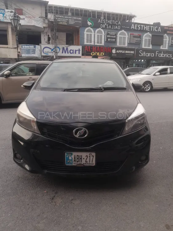 Toyota Vitz 2013 for Sale in Abbottabad Image-1
