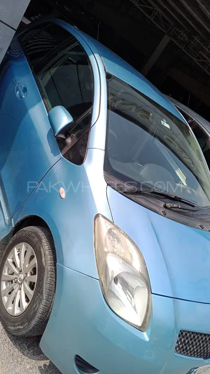Toyota Vitz 2005 for Sale in Peshawar Image-1