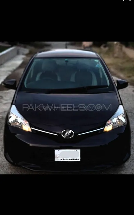 Toyota Vitz 2015 for Sale in Peshawar Image-1