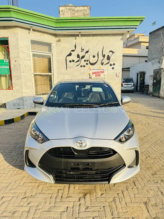 Toyota Yaris Hatchback 2020 for Sale in Sialkot Image-1
