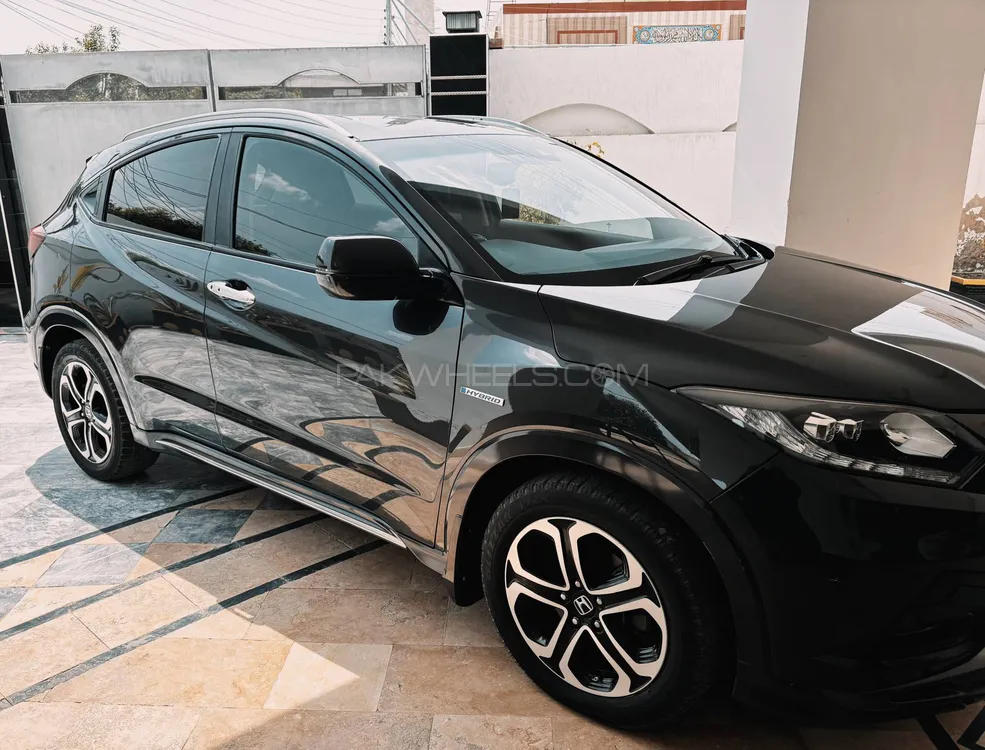 Honda Vezel 2022 for Sale in Bahawalpur Image-1