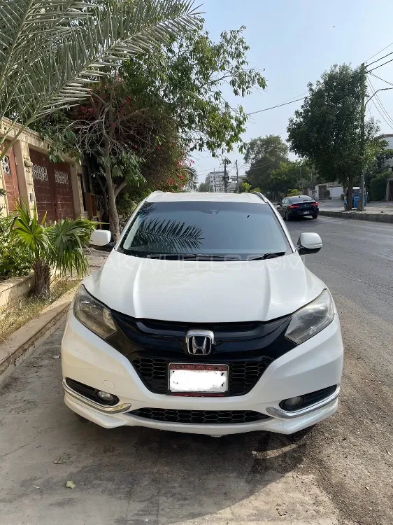 Honda Vezel 2014 for Sale in Karachi Image-1