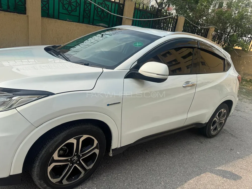 Honda Vezel 2018 for Sale in Islamabad Image-1