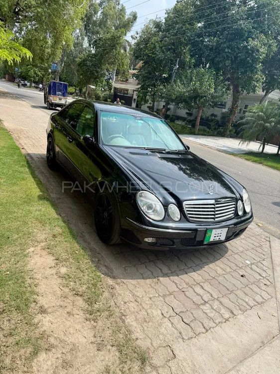 Mercedes Benz E Class 2005 for Sale in Lahore Image-1