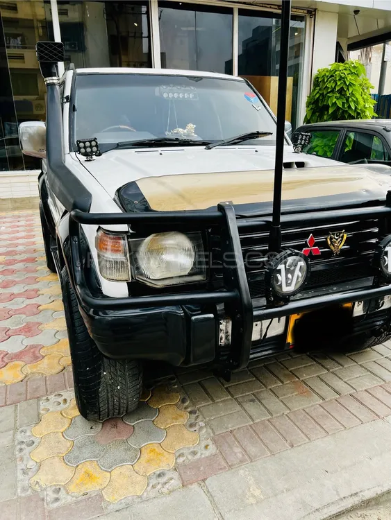 Mitsubishi Pajero 1997 for Sale in Karachi Image-1
