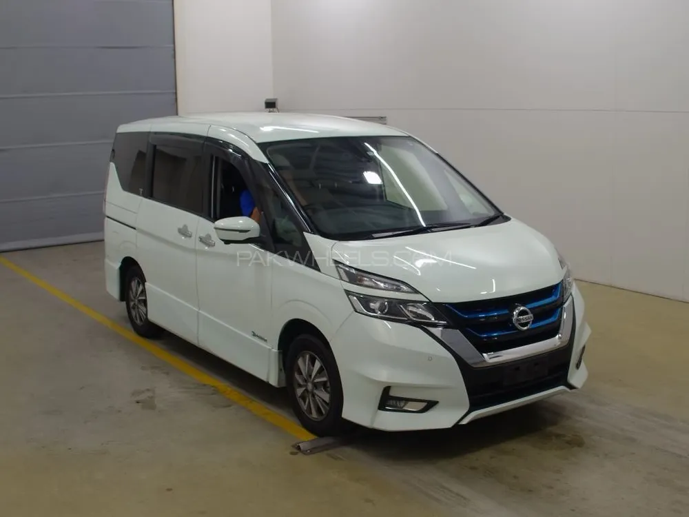 Nissan Serena 2018 for Sale in Faisalabad Image-1
